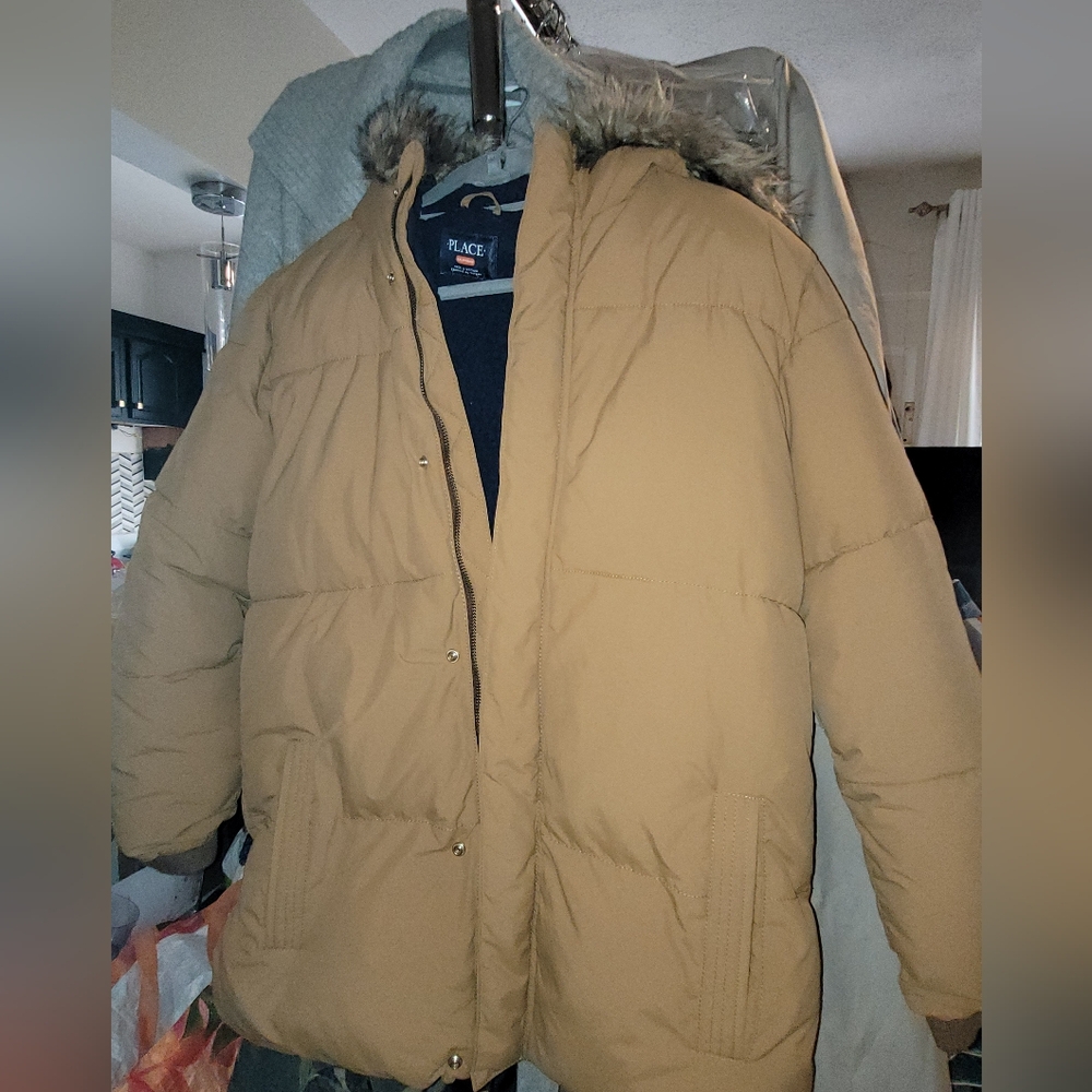 Children's Place tanned coat. Good condition. Size XXL.